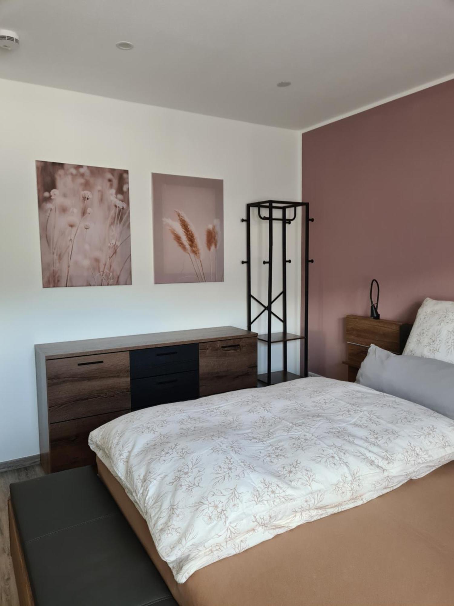 Ferienwohnung Burgblick Pelm Екстериор снимка